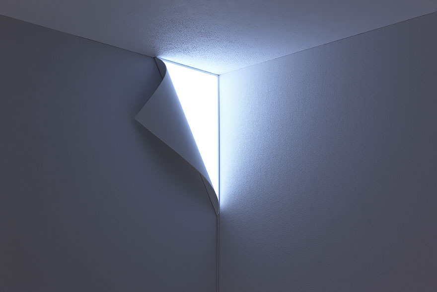 đèn gấp mép treo tường